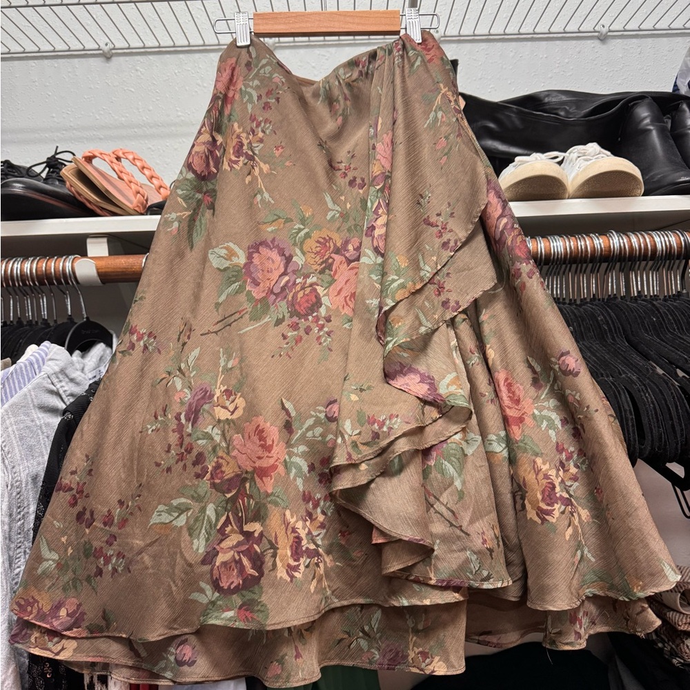 ❌❌SOLD ON DEPOP❌❌ R LAUREN - JDrycleaned Floral Brown Women's Skirt - Large